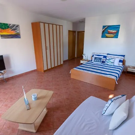 Elena Apartman Tucepi