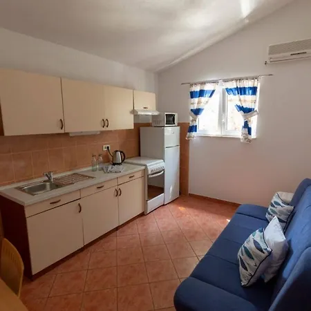 Elena Apartman Tucepi