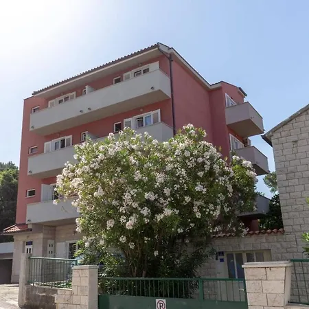 Elena Apartmán Tučepi