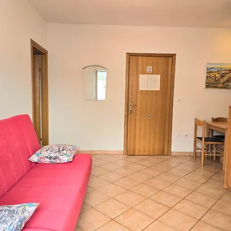 Elena Apartmán *