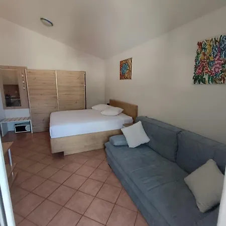 Elena Apartman *